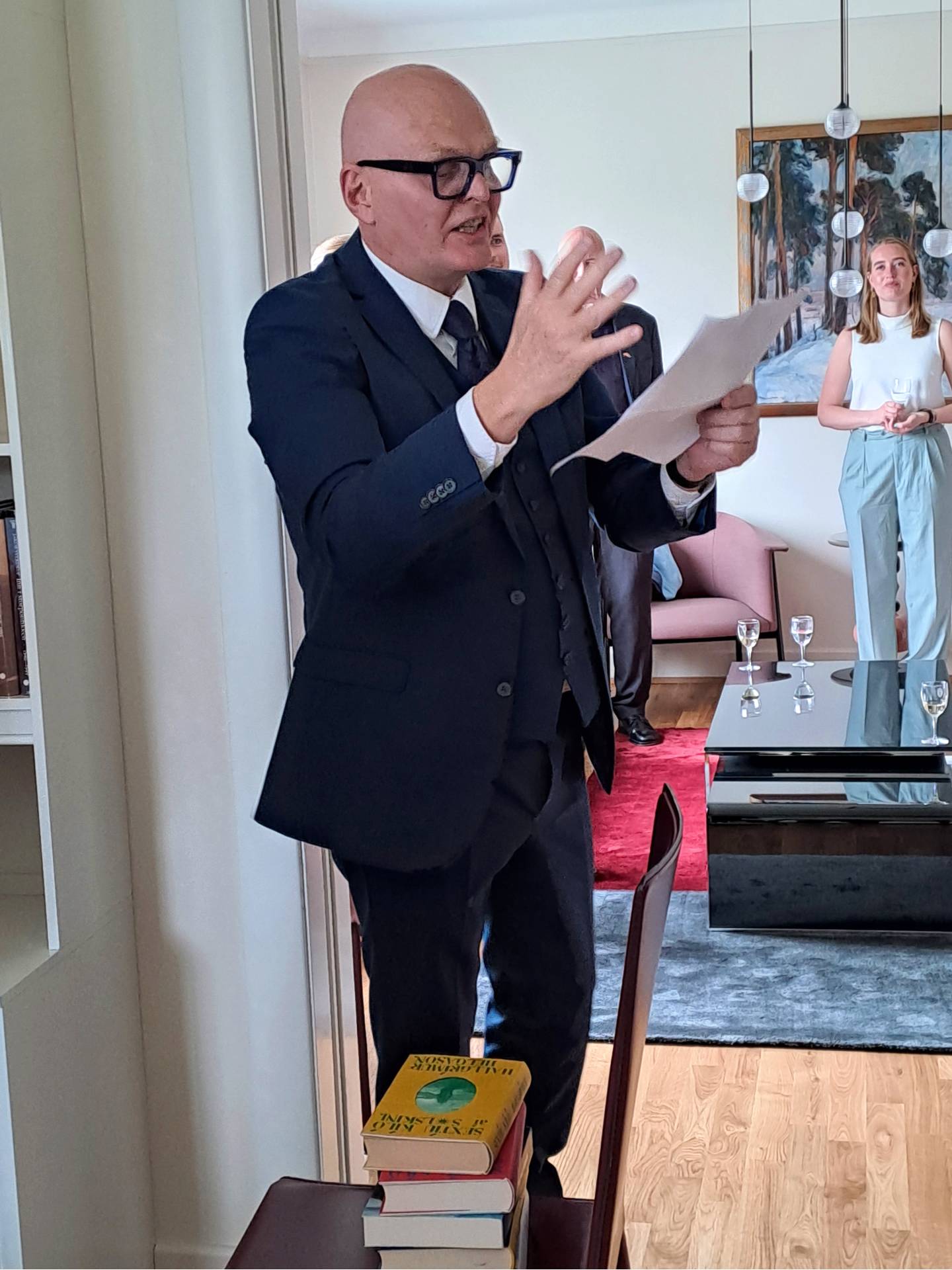 Forfatter Hallgrimur Helgason forteller om Segulfjörður, alias Siglufjörður, i sine bøker om 60 kilo av mange ting Forfatter Hallgrimur Helgason forteller om Segulfjörður, alias Siglufjörður, i sine bøker om 60 kilo av mange ting