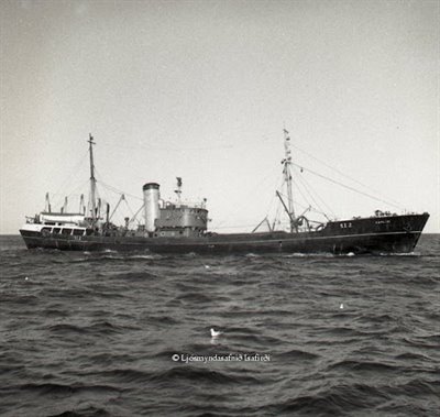 De gamle trålerne som tok inn trålen på siden - sidetråler - som kom til Island rundt 1950