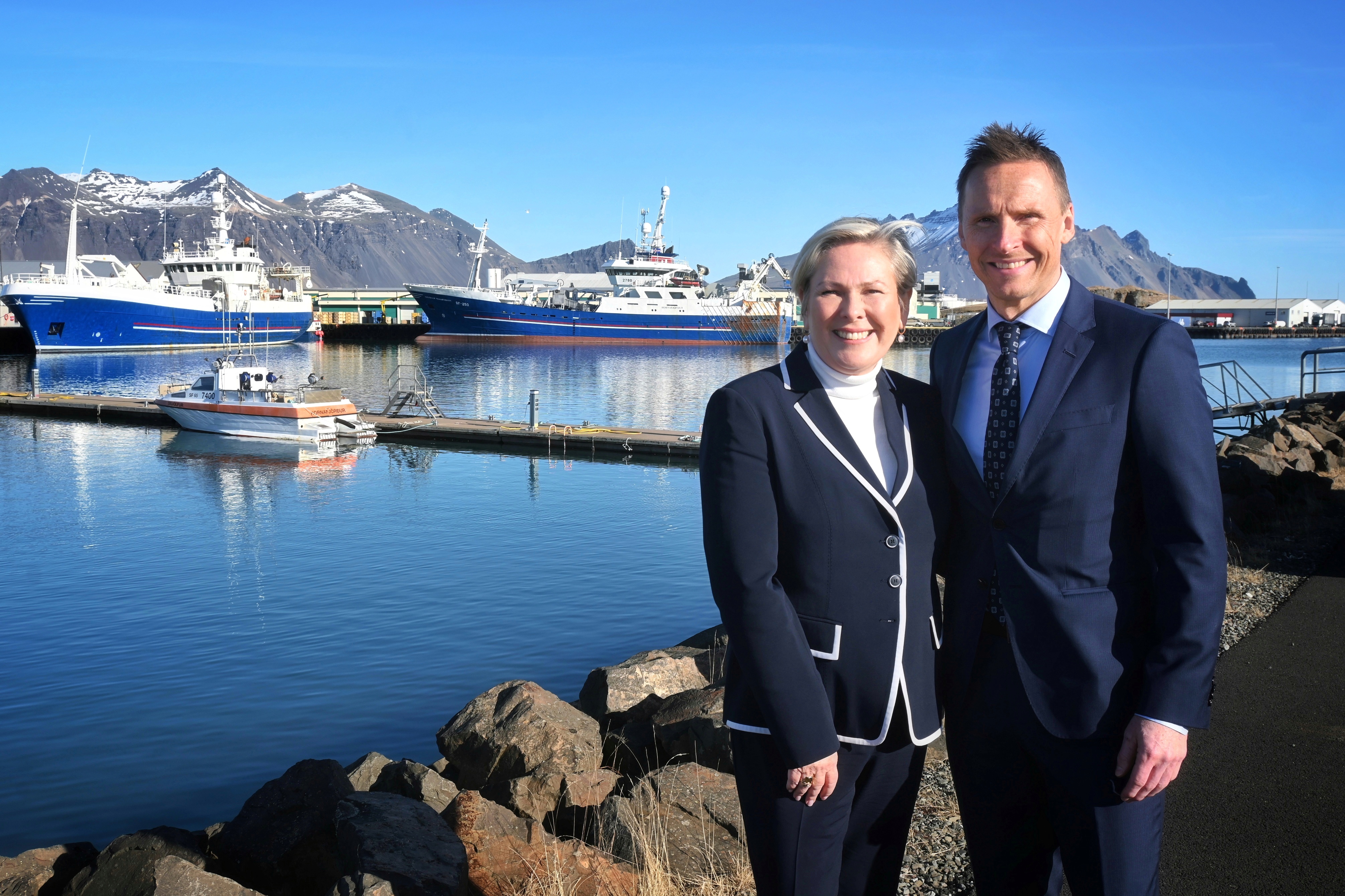 President Halla og hennes mann Björn på besøk i Höfn i Hornafjördur 